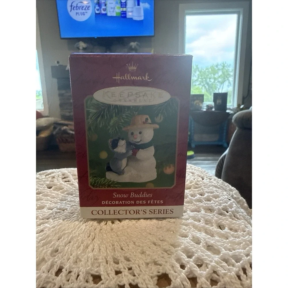 Hallmark Keepsake 2001 Snow Buddies Ornament New in Box
